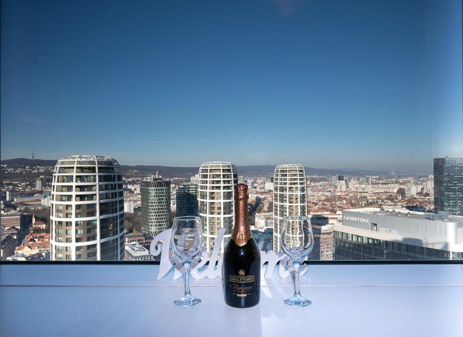 브라티슬라바 Panoramaview/31Thfloor!/Luxury/Wifi/Parking 아파트 외부 사진