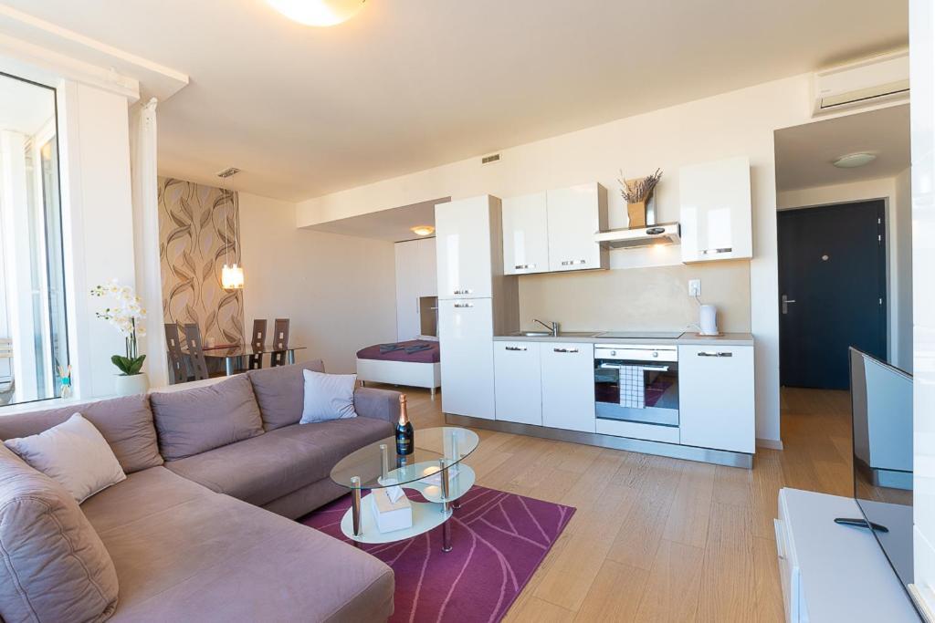 브라티슬라바 Panoramaview/31Thfloor!/Luxury/Wifi/Parking 아파트 외부 사진
